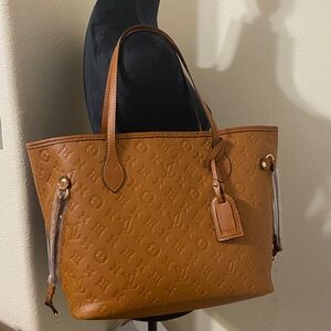 Elegant Fashion Neverfull Brown Leather Mono Tote With Matching Detachable Pouch